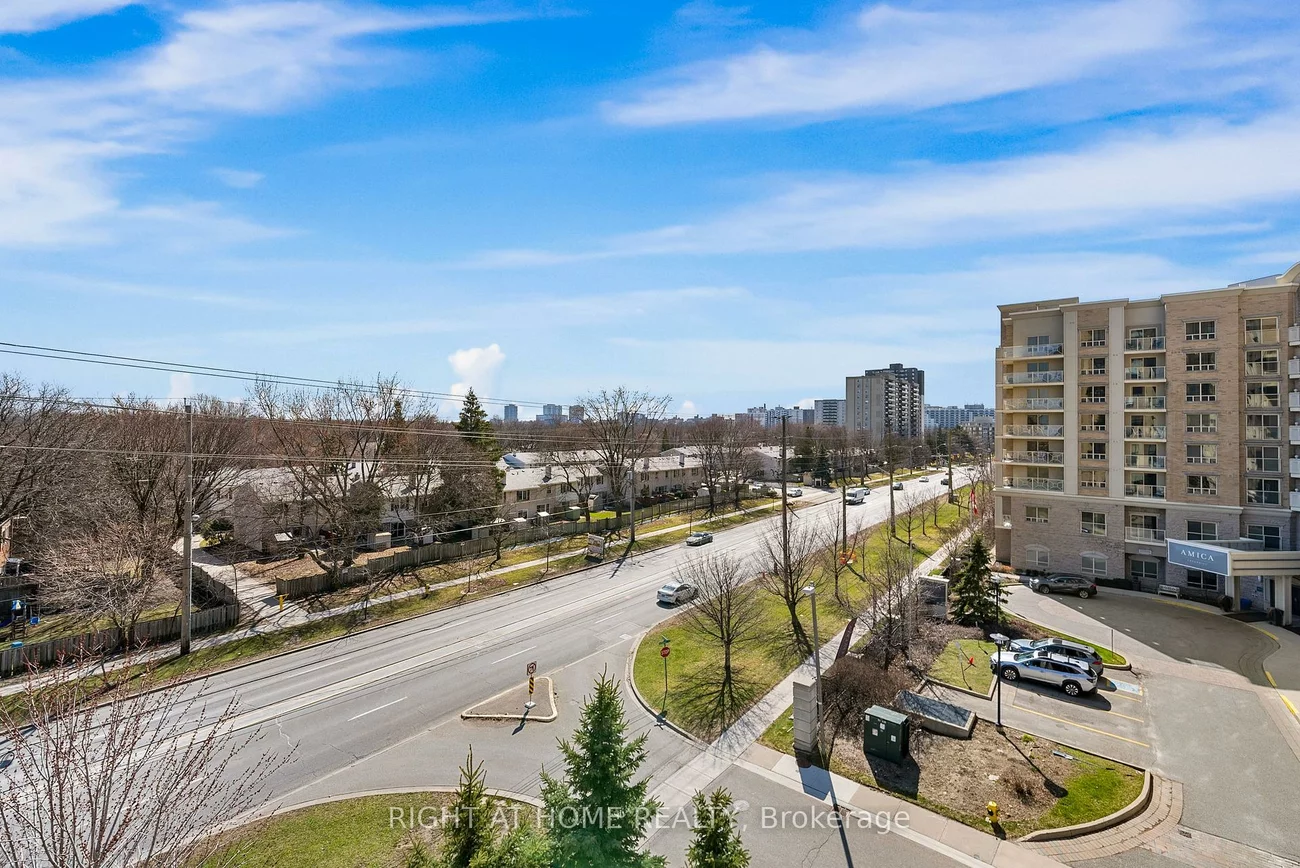520, Steeles, Crestwood-Springfarm-Yorkhill, Vaughan