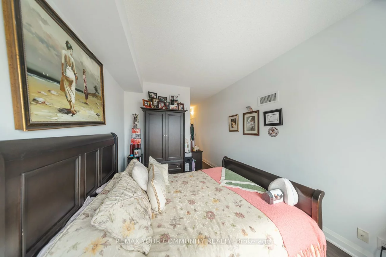 24, Woodstream, Vaughan Grove, Vaughan