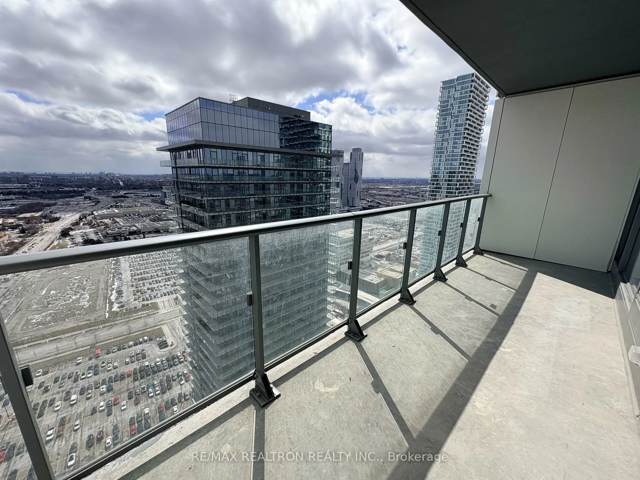 1000, Portage, Vaughan Corporate Centre, Vaughan