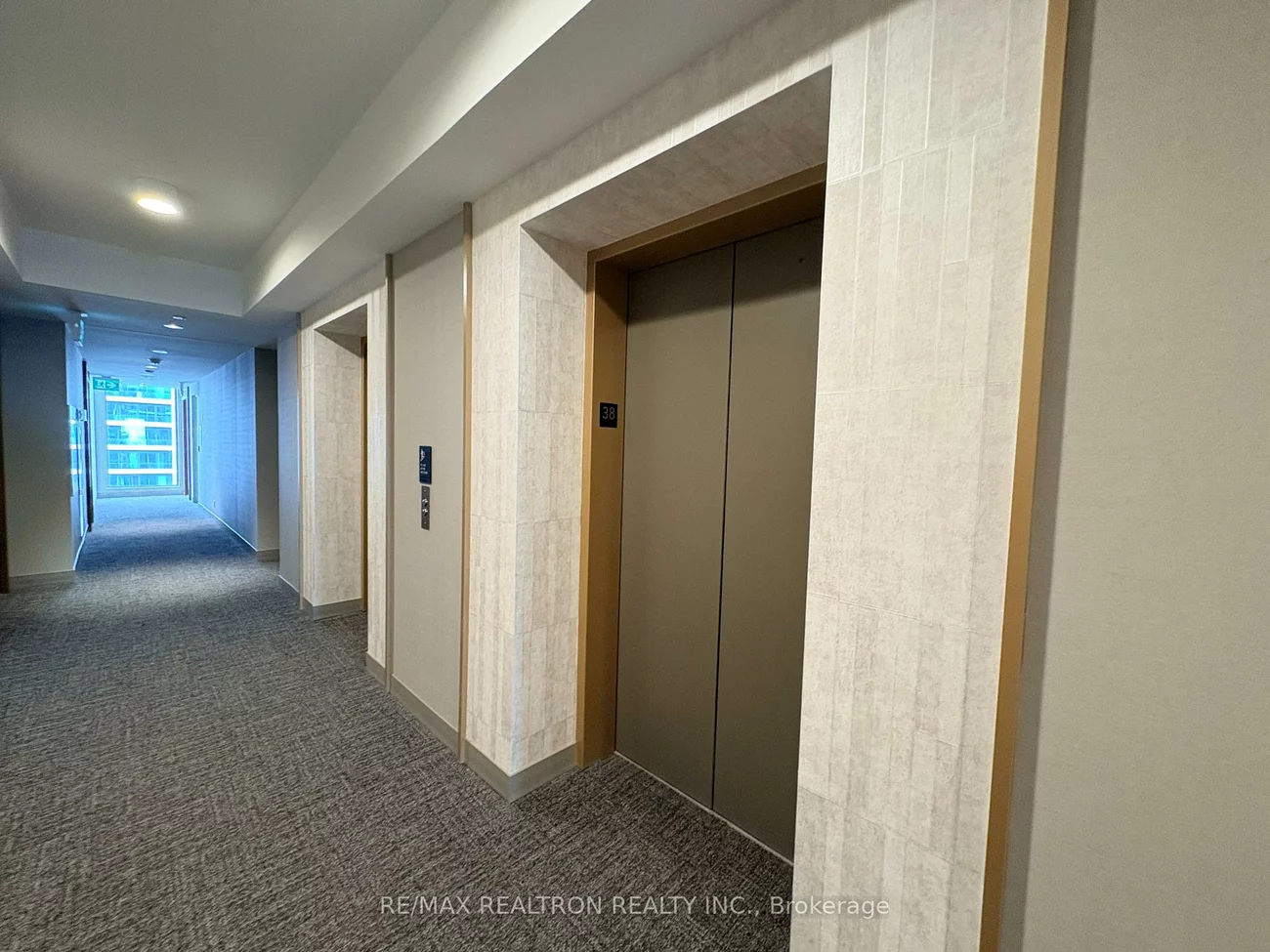 1000, Portage, Vaughan Corporate Centre, Vaughan