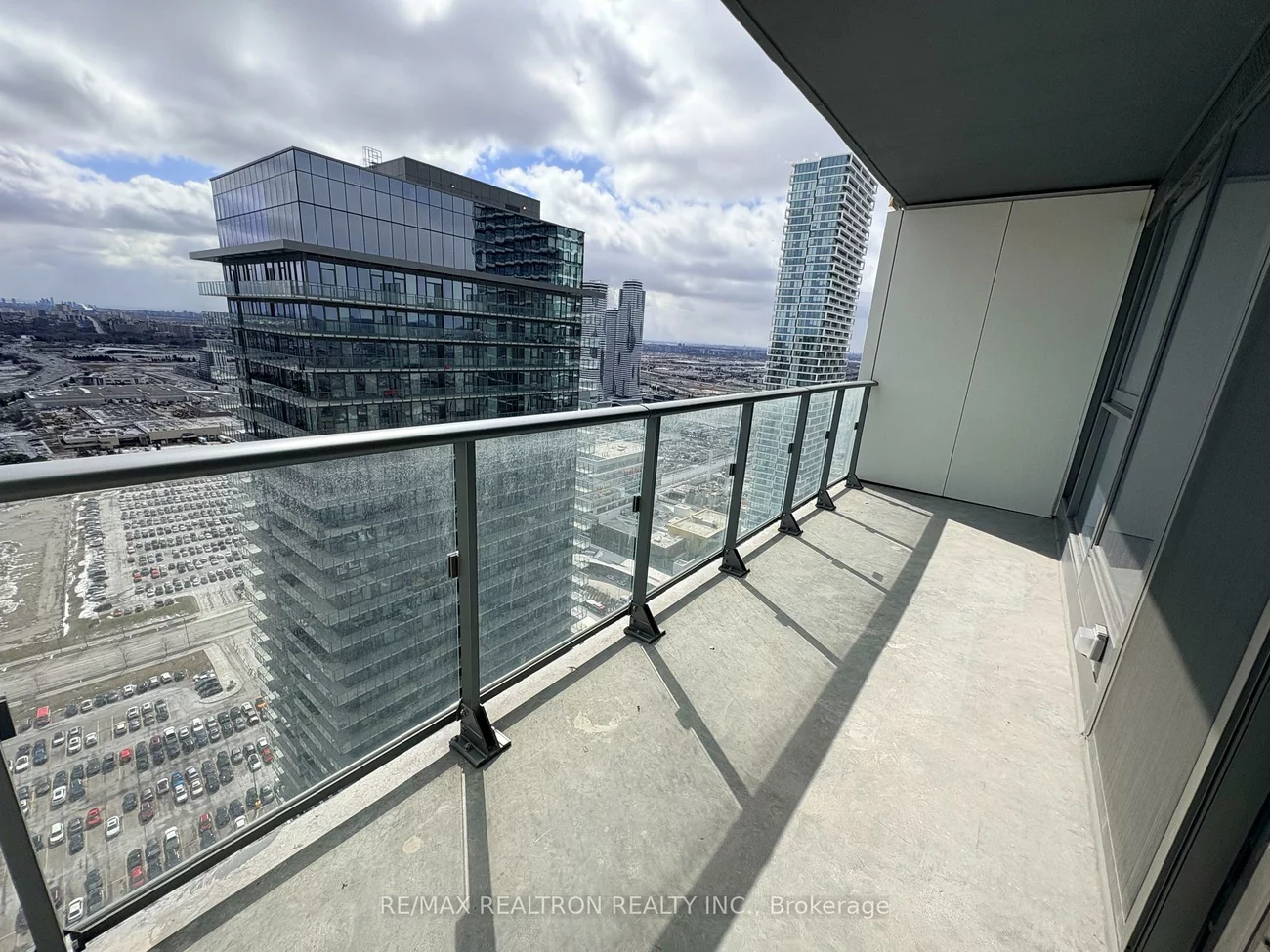 1000, Portage, Vaughan Corporate Centre, Vaughan