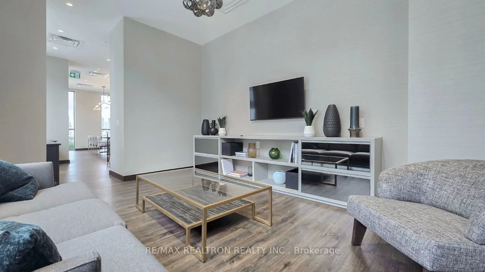 60, Honeycrisp, Vaughan Corporate Centre, Vaughan