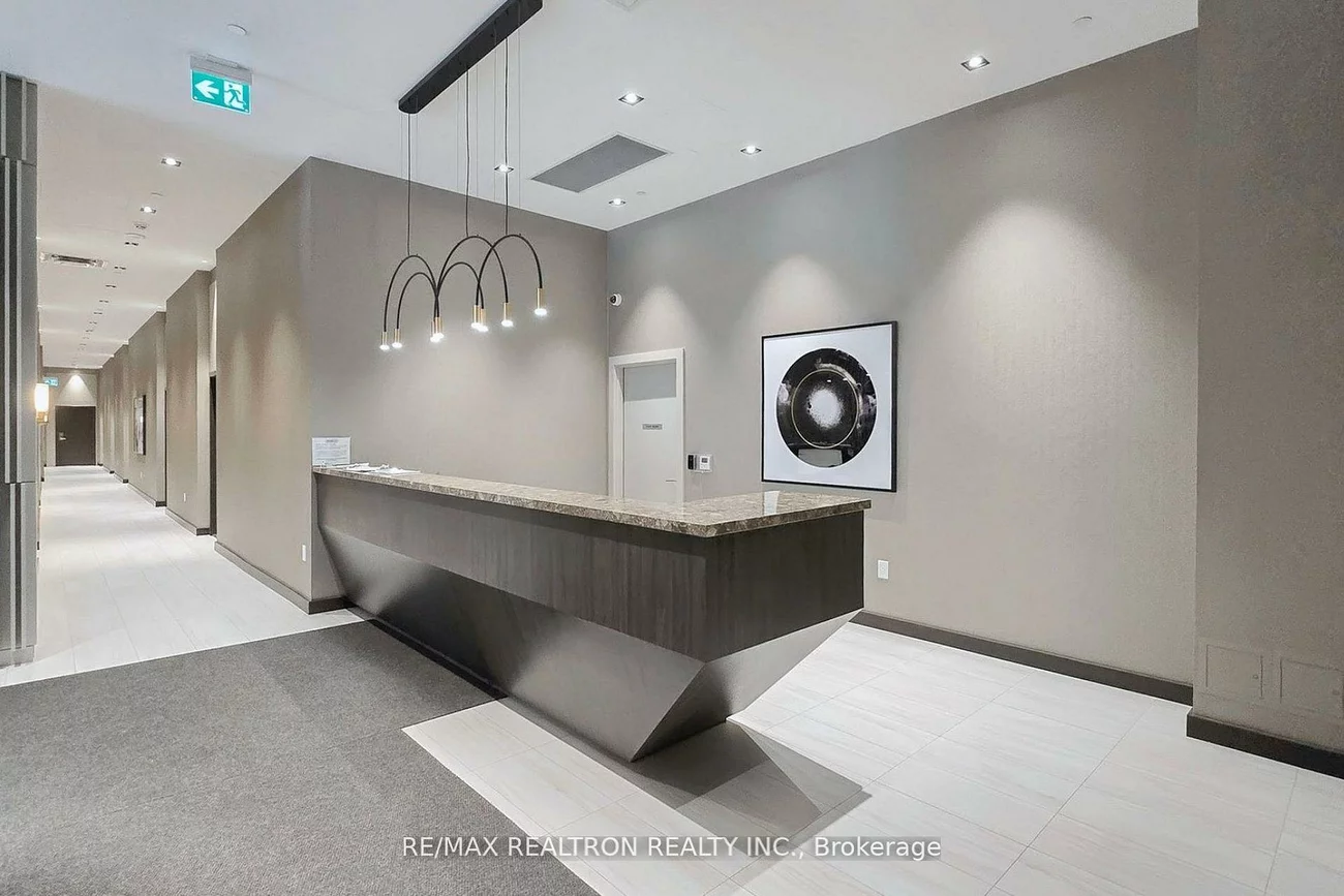 60, Honeycrisp, Vaughan Corporate Centre, Vaughan