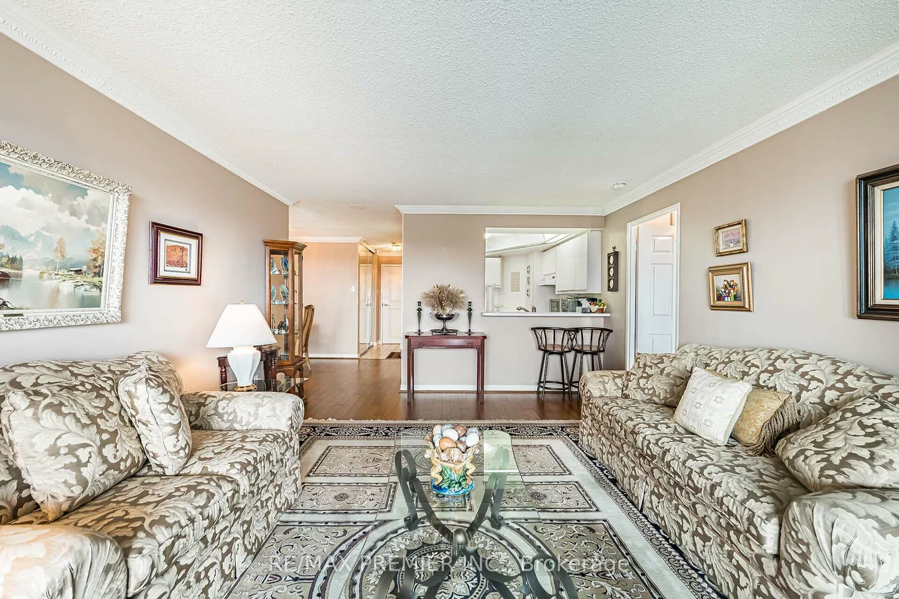 7300, Yonge, Crestwood-Springfarm-Yorkhill, Vaughan