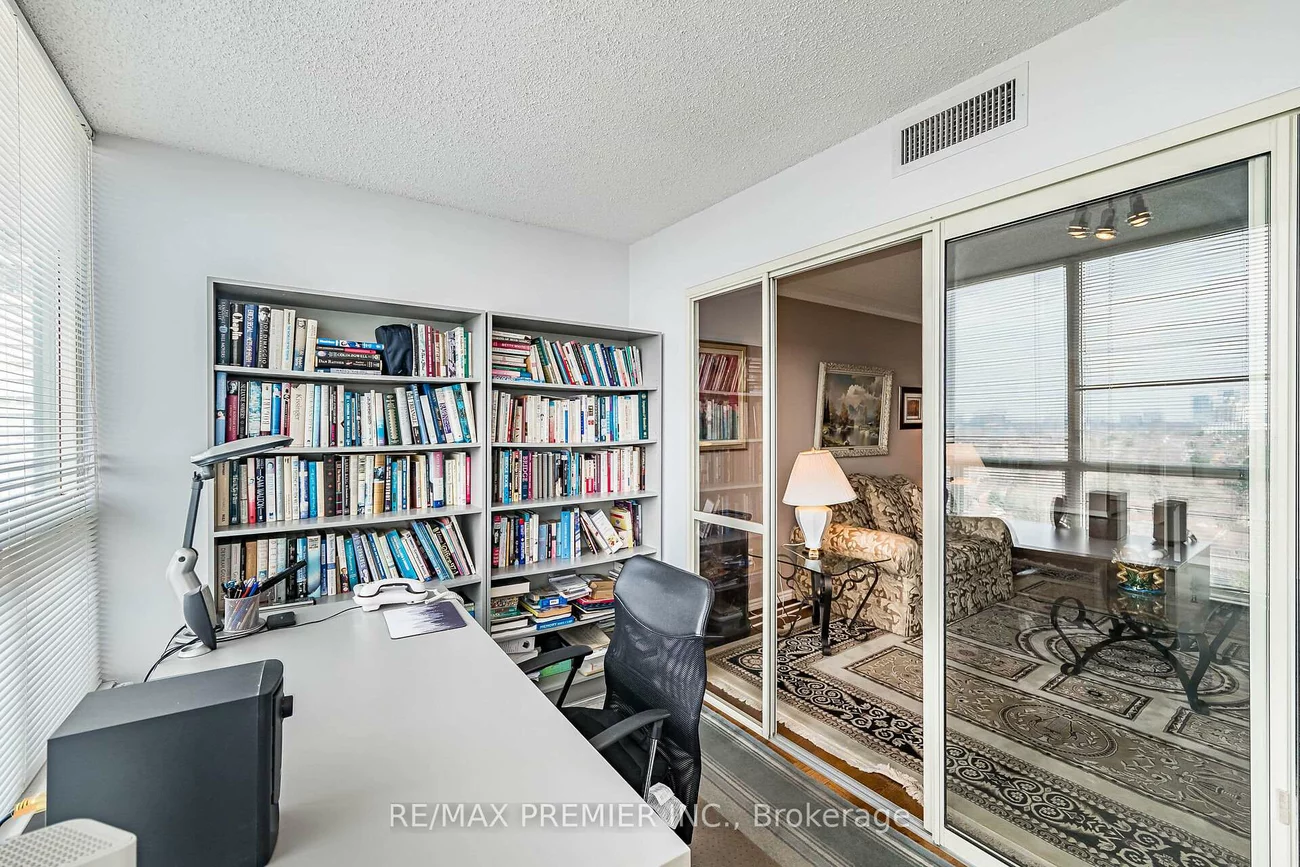 7300, Yonge, Crestwood-Springfarm-Yorkhill, Vaughan