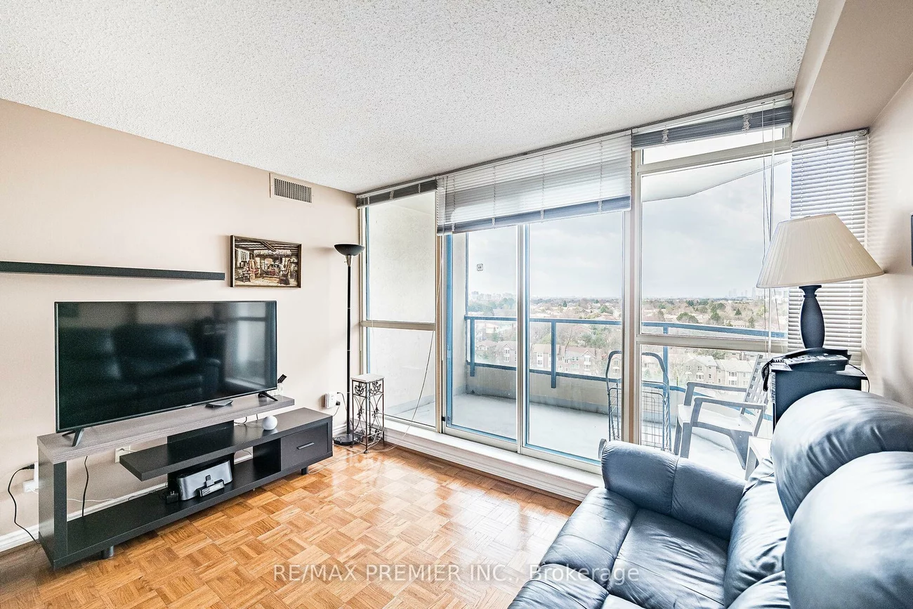 7300, Yonge, Crestwood-Springfarm-Yorkhill, Vaughan