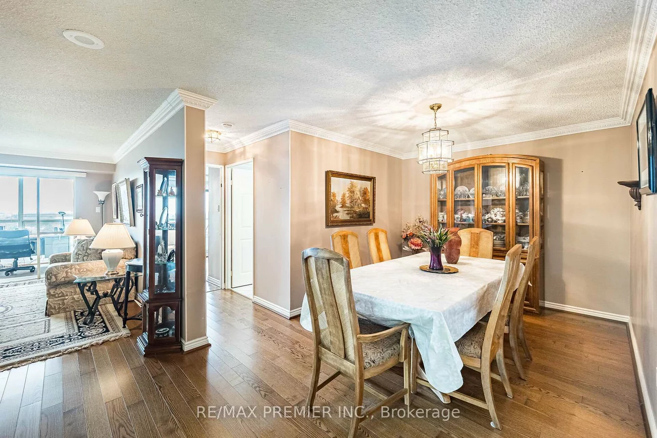 7300, Yonge, Crestwood-Springfarm-Yorkhill, Vaughan