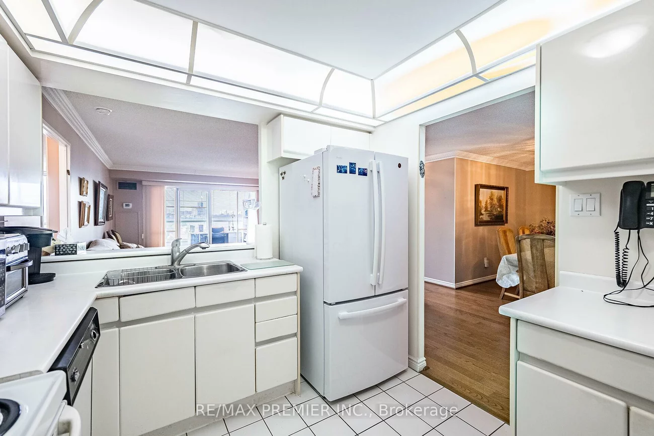 7300, Yonge, Crestwood-Springfarm-Yorkhill, Vaughan