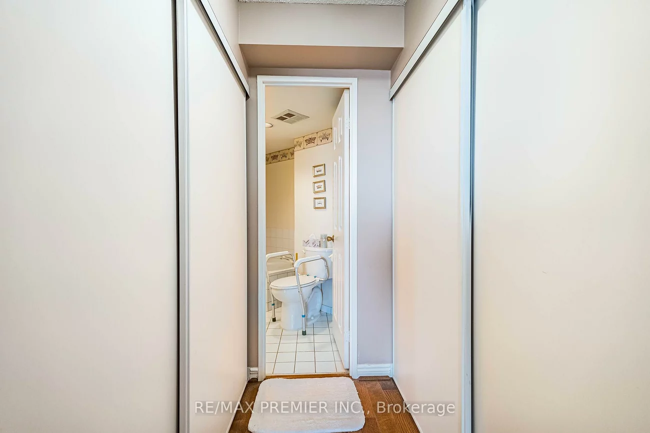 7300, Yonge, Crestwood-Springfarm-Yorkhill, Vaughan