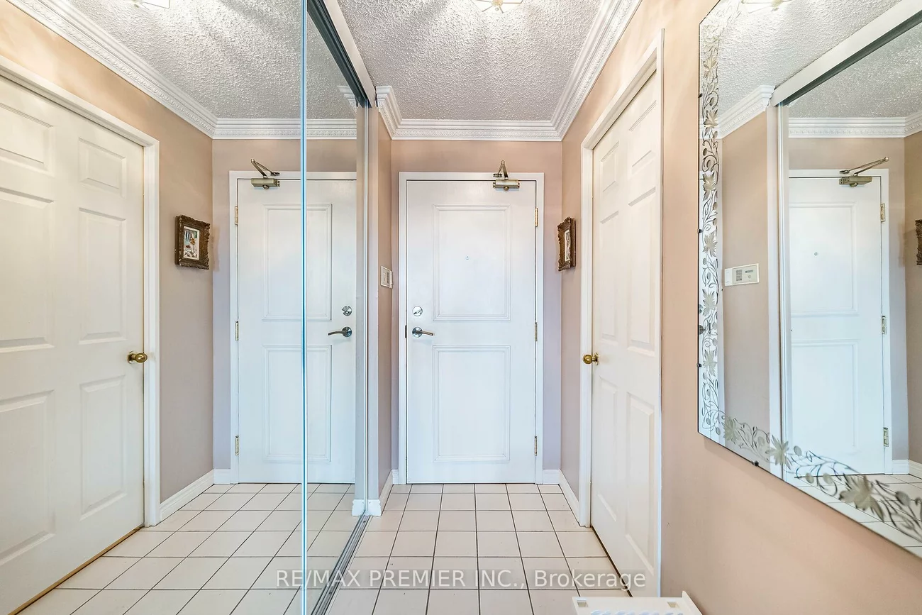7300, Yonge, Crestwood-Springfarm-Yorkhill, Vaughan