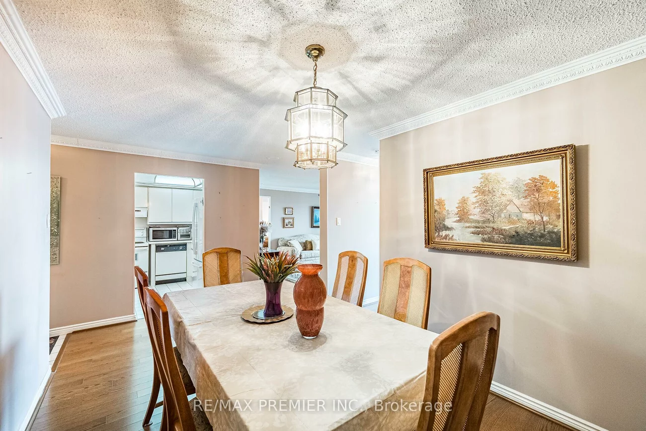 7300, Yonge, Crestwood-Springfarm-Yorkhill, Vaughan