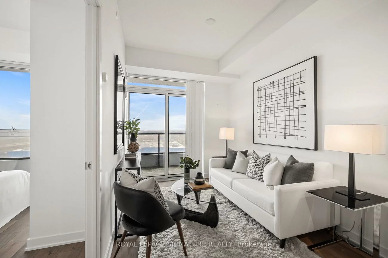 60, Honeycrisp, Vaughan Corporate Centre, Vaughan