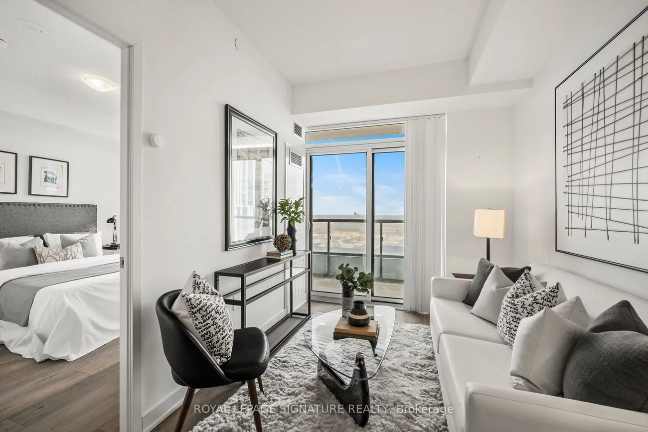 60, Honeycrisp, Vaughan Corporate Centre, Vaughan