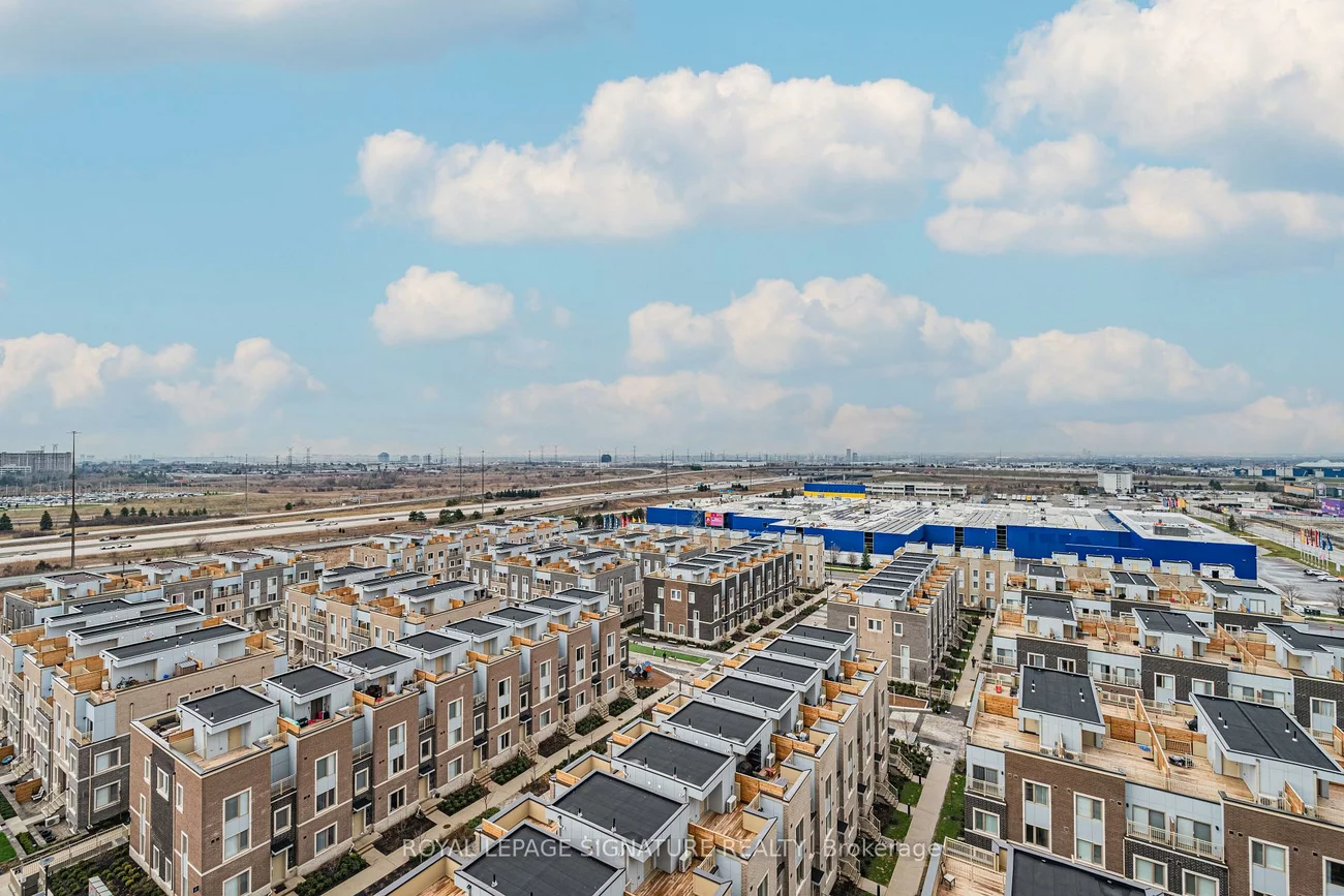 60, Honeycrisp, Vaughan Corporate Centre, Vaughan