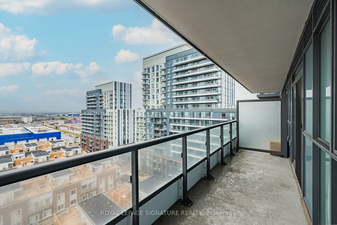 60, Honeycrisp, Vaughan Corporate Centre, Vaughan