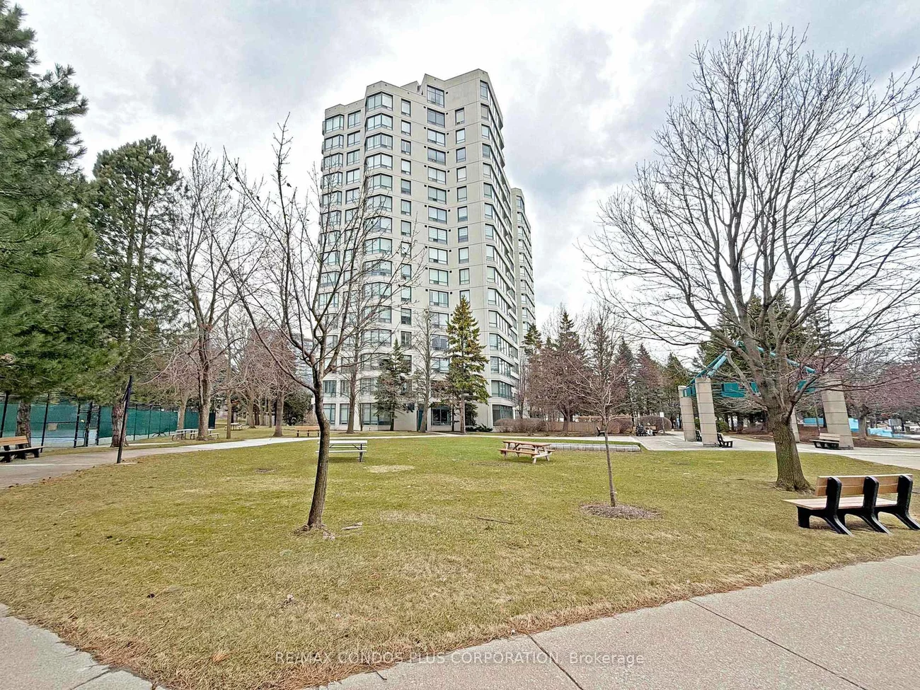 120, Promenade, Brownridge, Vaughan