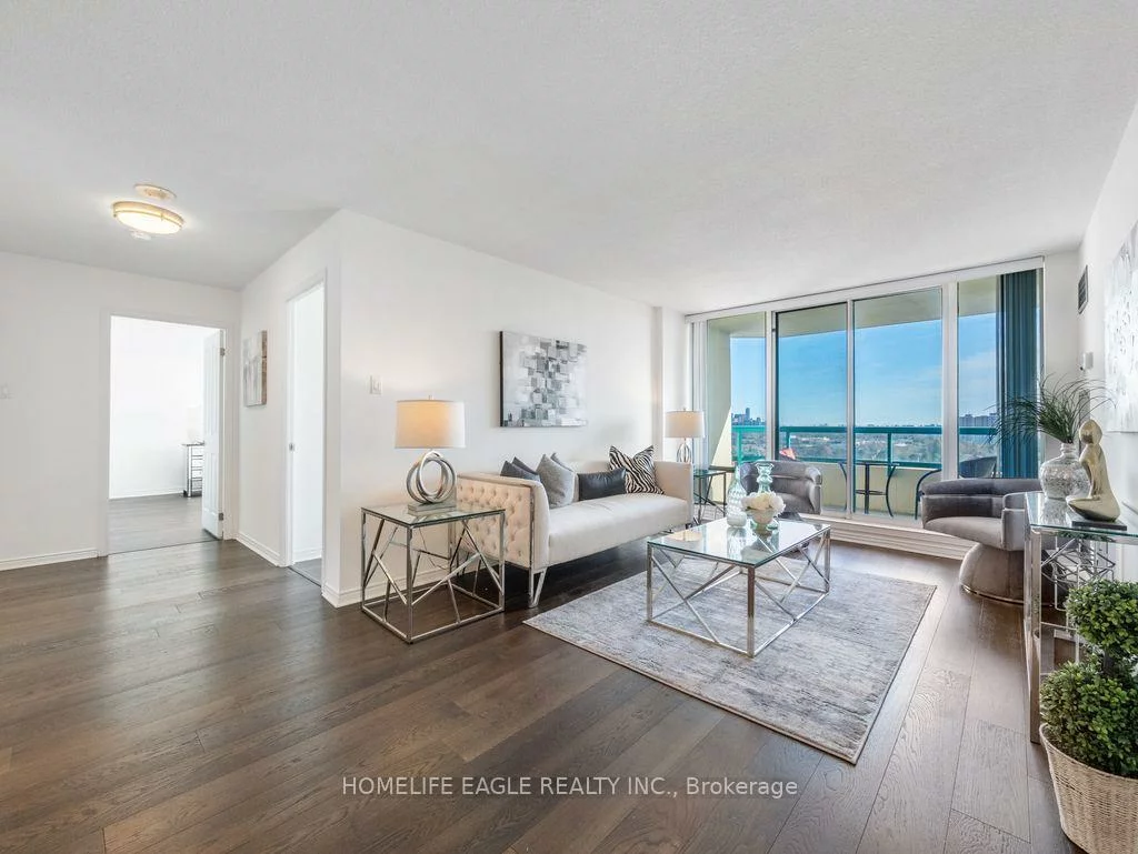 7250, Yonge, Crestwood-Springfarm-Yorkhill, Vaughan