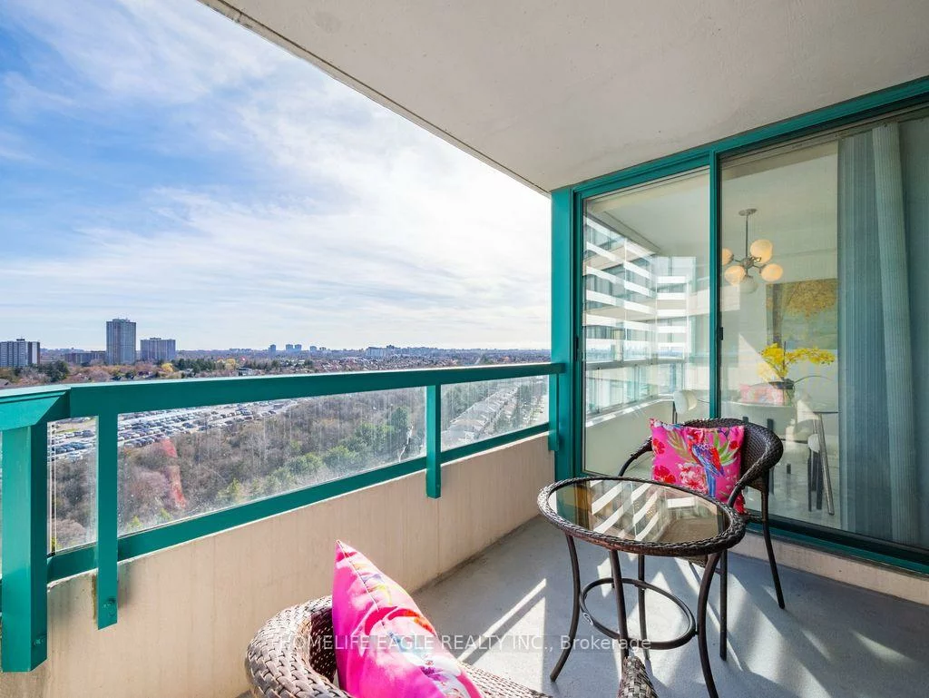 7250, Yonge, Crestwood-Springfarm-Yorkhill, Vaughan