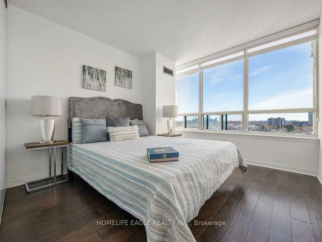 7250, Yonge, Crestwood-Springfarm-Yorkhill, Vaughan