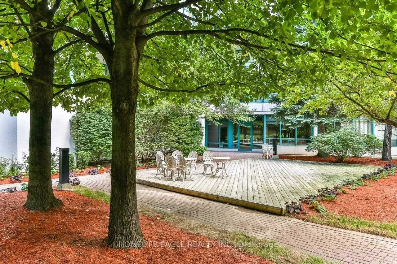 7250, Yonge, Crestwood-Springfarm-Yorkhill, Vaughan