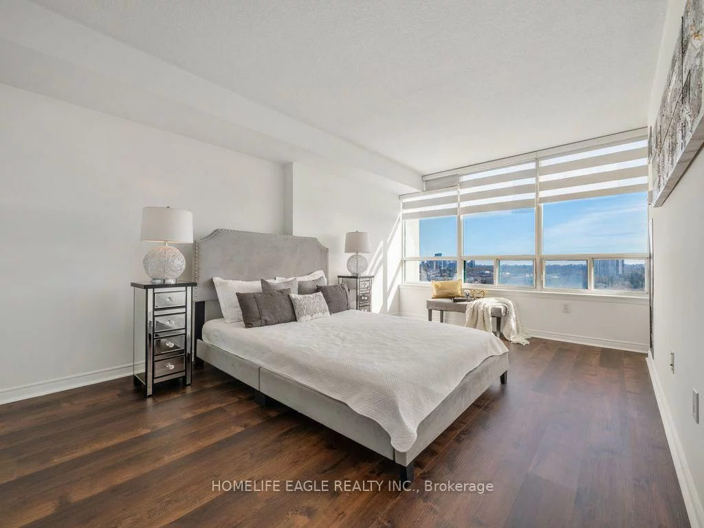 7250, Yonge, Crestwood-Springfarm-Yorkhill, Vaughan