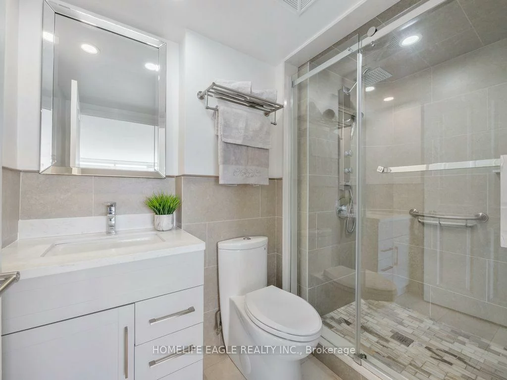 7250, Yonge, Crestwood-Springfarm-Yorkhill, Vaughan