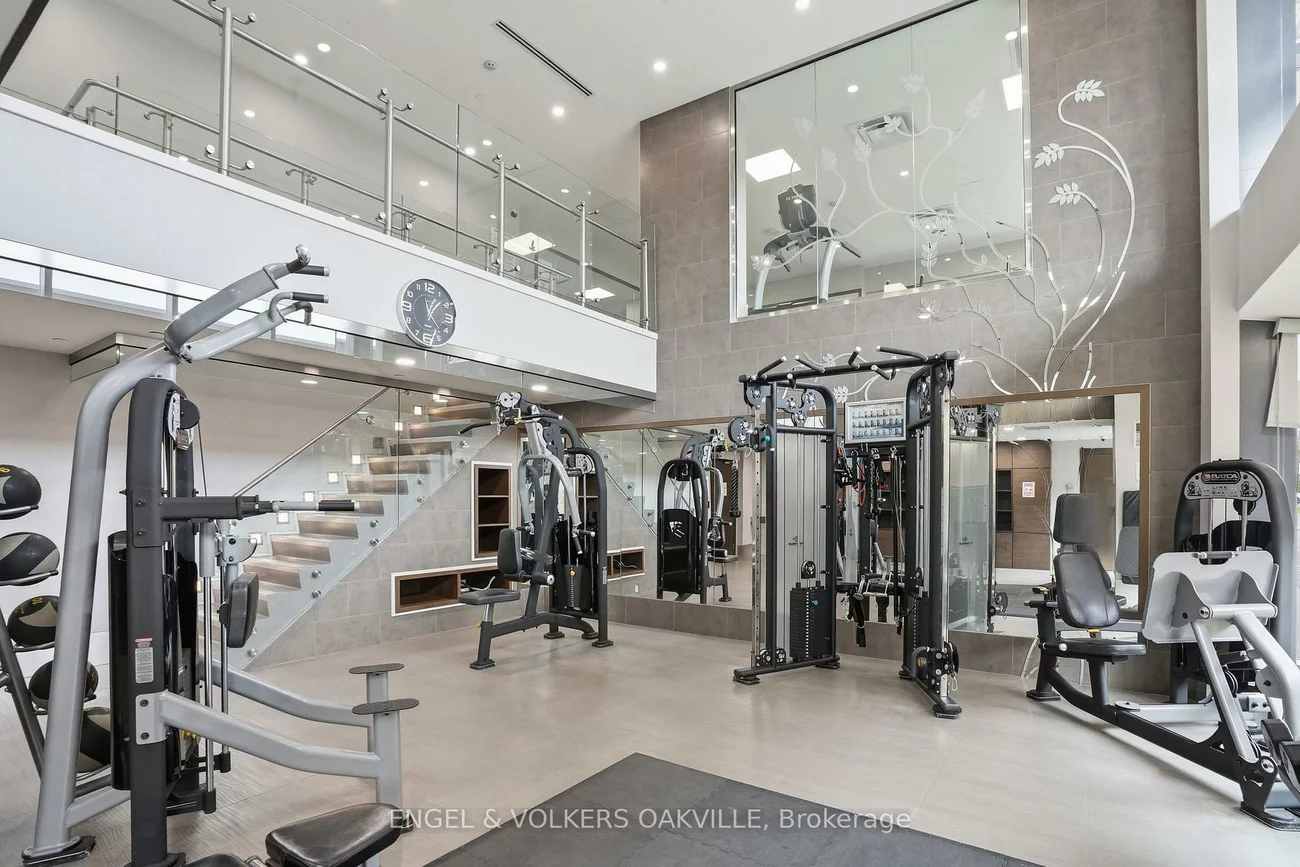 7608, Yonge, Crestwood-Springfarm-Yorkhill, Vaughan