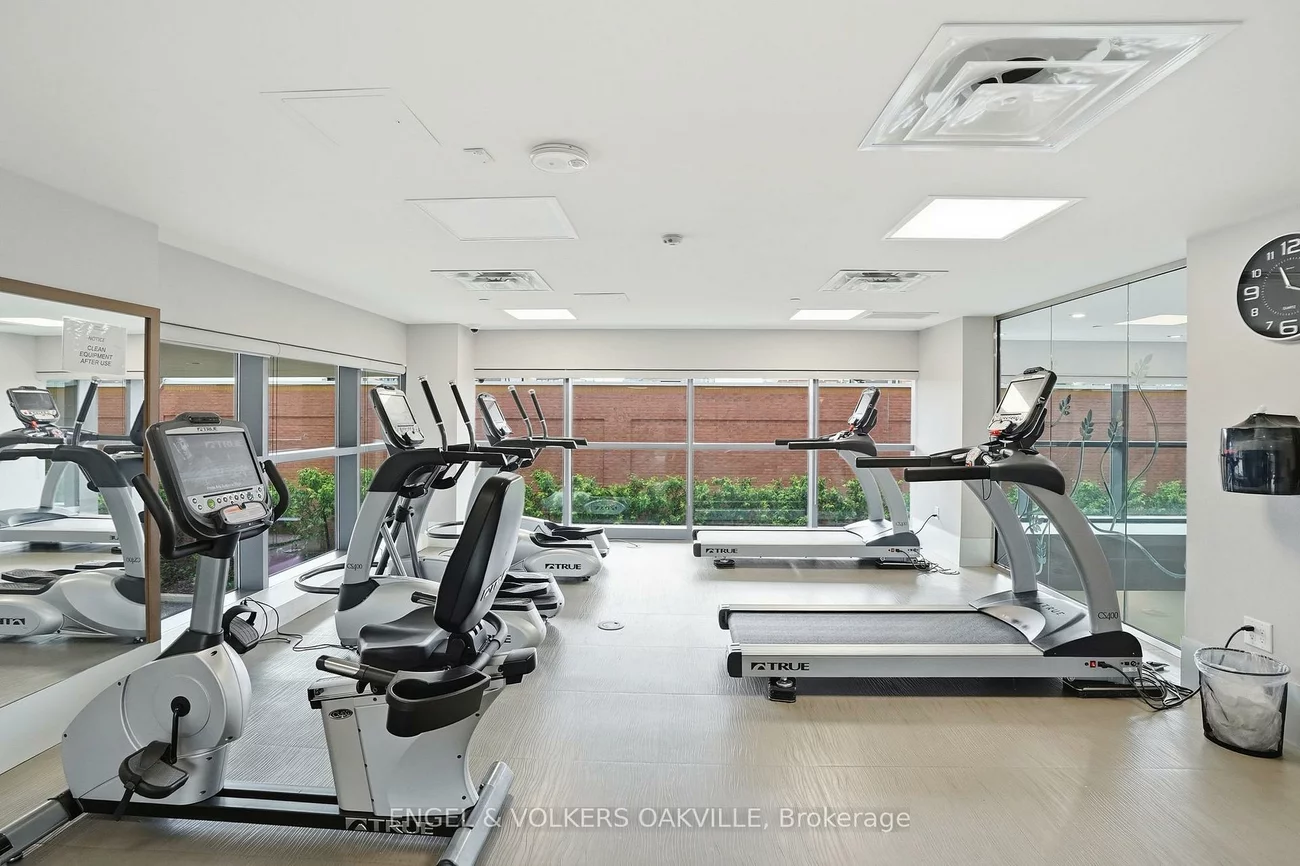 7608, Yonge, Crestwood-Springfarm-Yorkhill, Vaughan