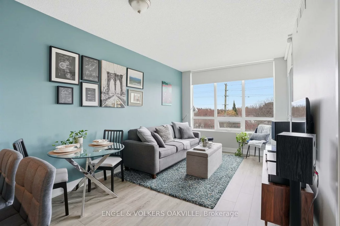 7608, Yonge, Crestwood-Springfarm-Yorkhill, Vaughan