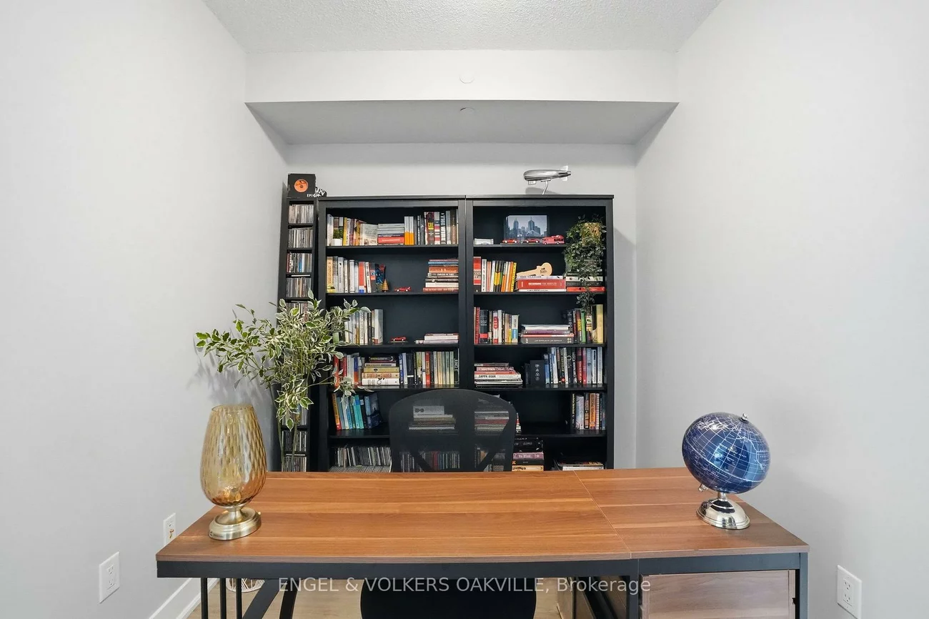 7608, Yonge, Crestwood-Springfarm-Yorkhill, Vaughan