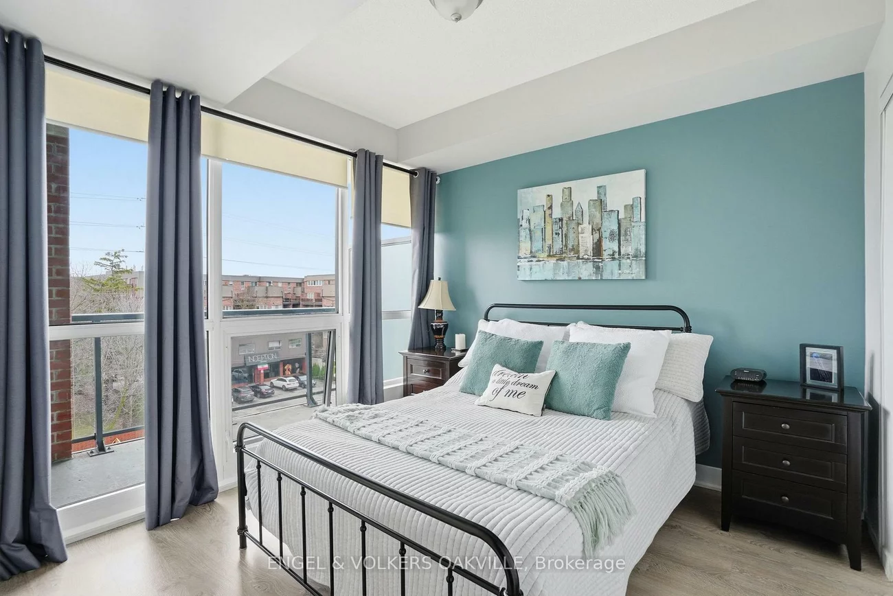 7608, Yonge, Crestwood-Springfarm-Yorkhill, Vaughan