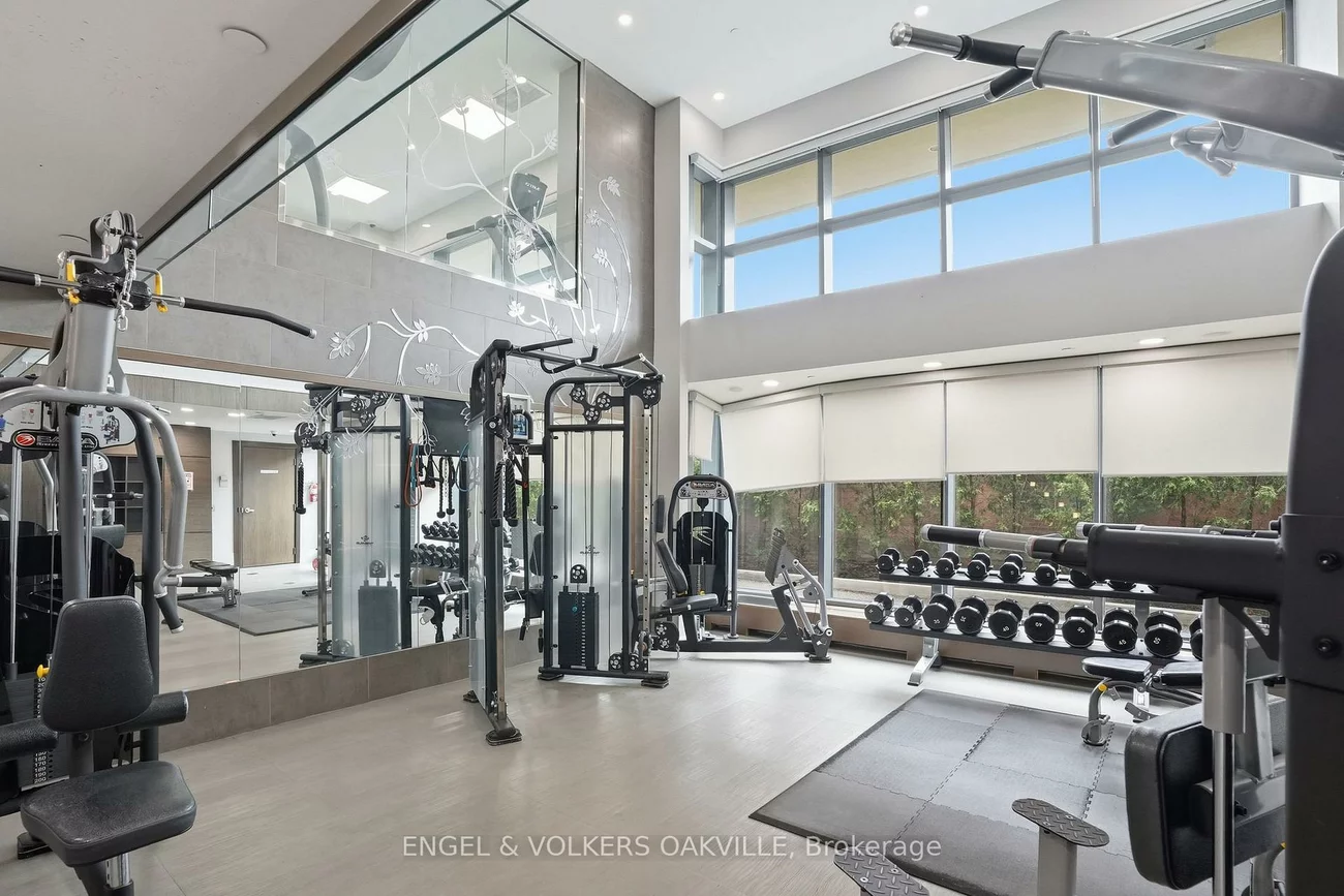 7608, Yonge, Crestwood-Springfarm-Yorkhill, Vaughan