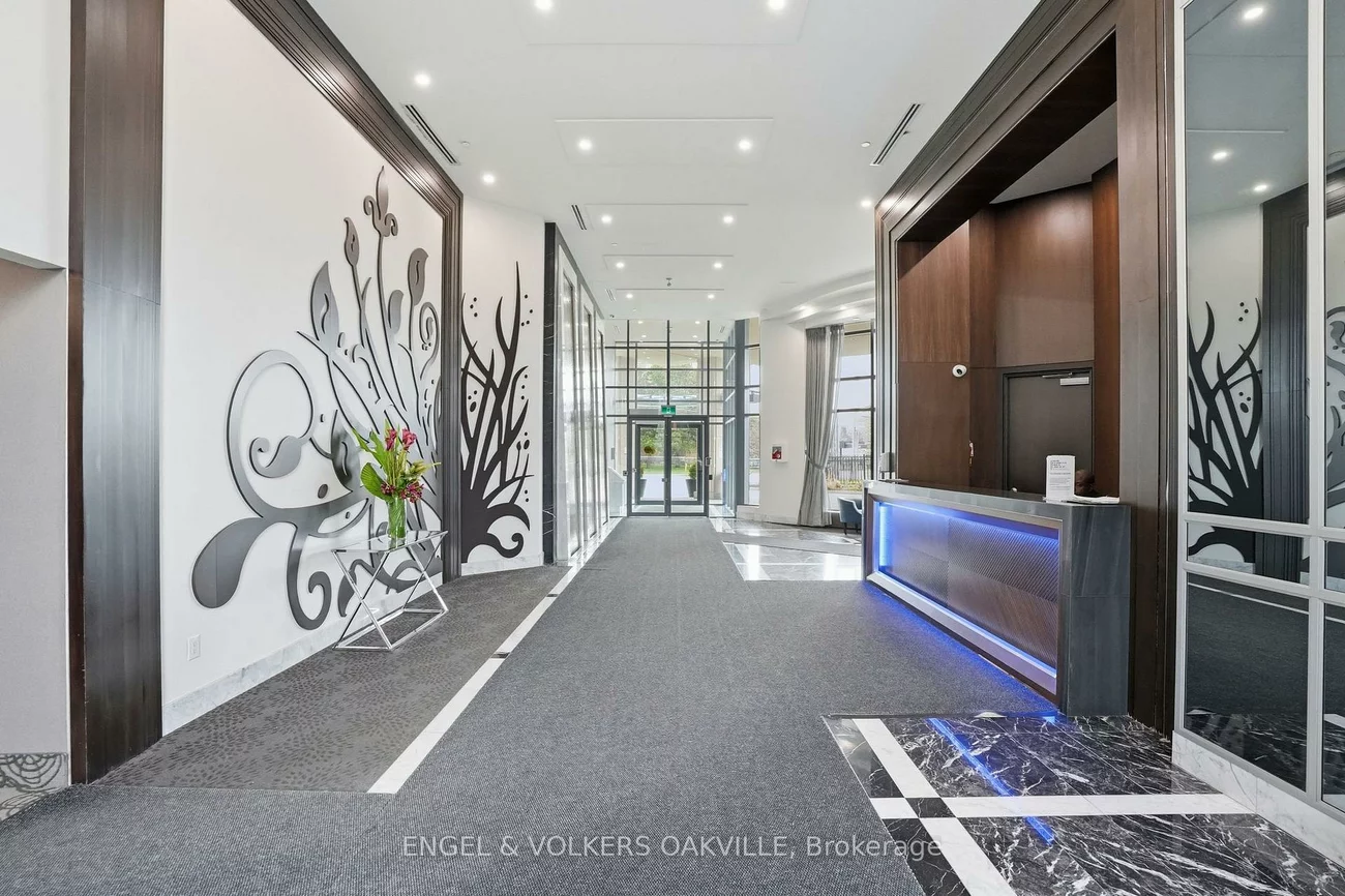 7608, Yonge, Crestwood-Springfarm-Yorkhill, Vaughan