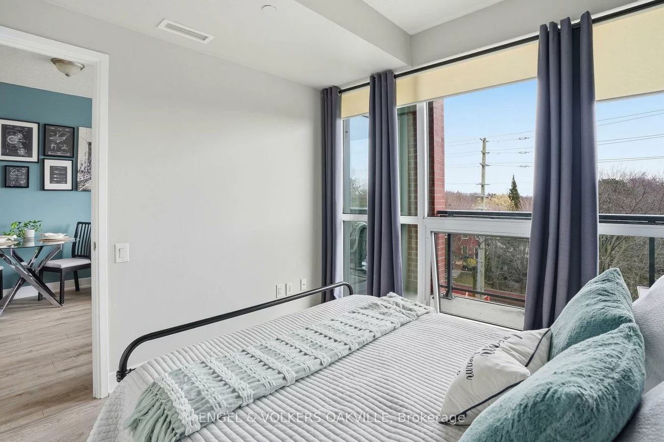 7608, Yonge, Crestwood-Springfarm-Yorkhill, Vaughan