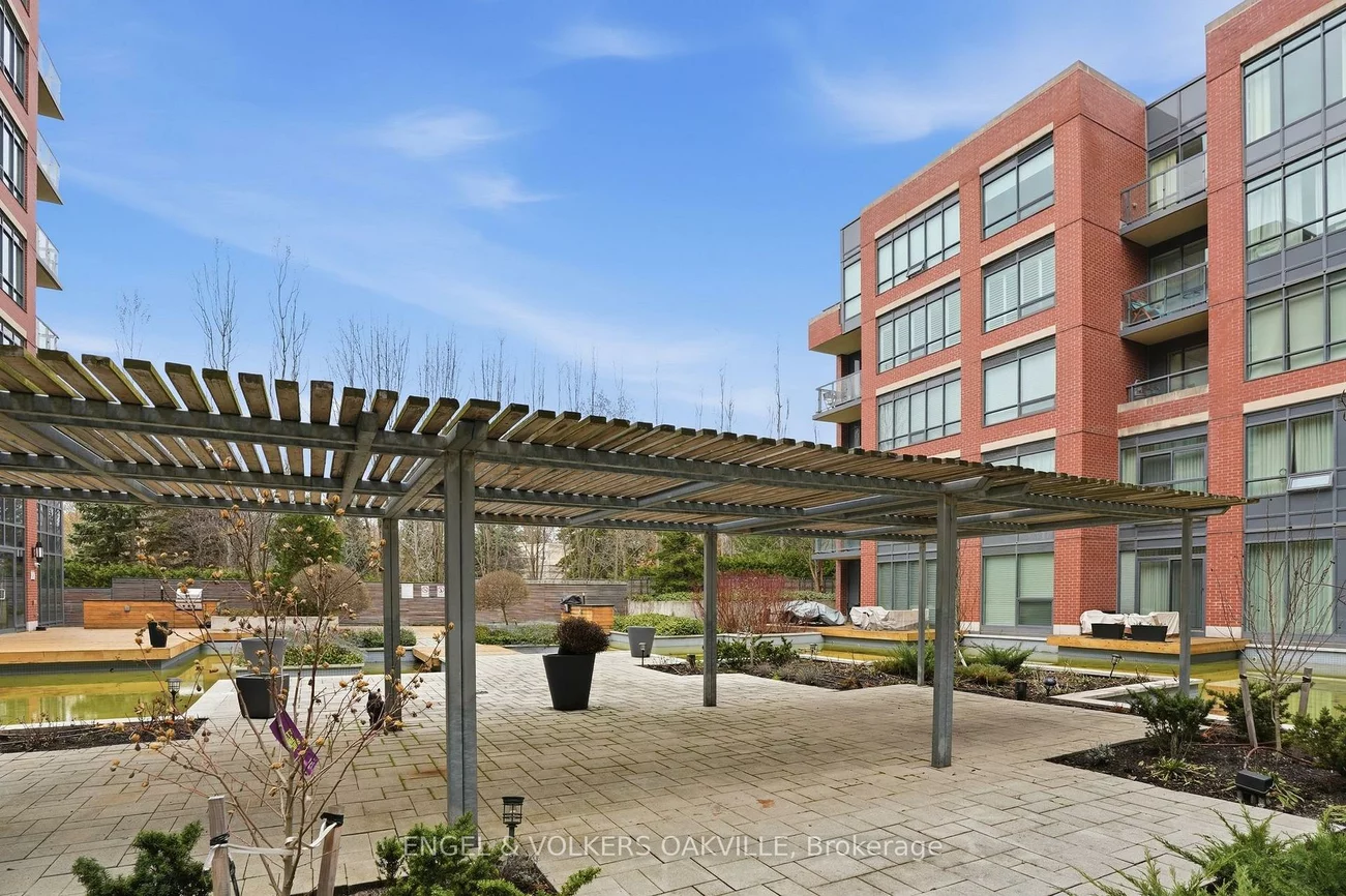 7608, Yonge, Crestwood-Springfarm-Yorkhill, Vaughan