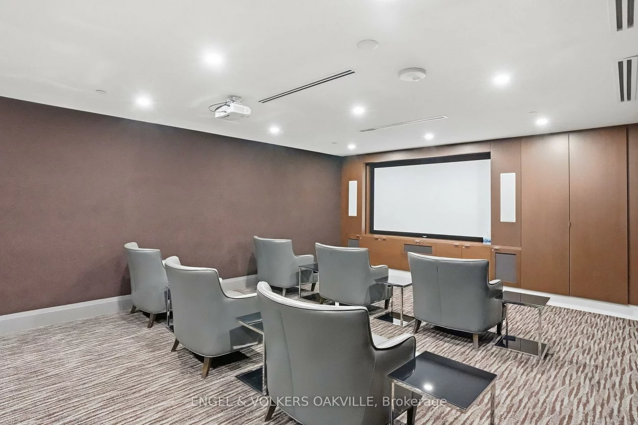 7608, Yonge, Crestwood-Springfarm-Yorkhill, Vaughan