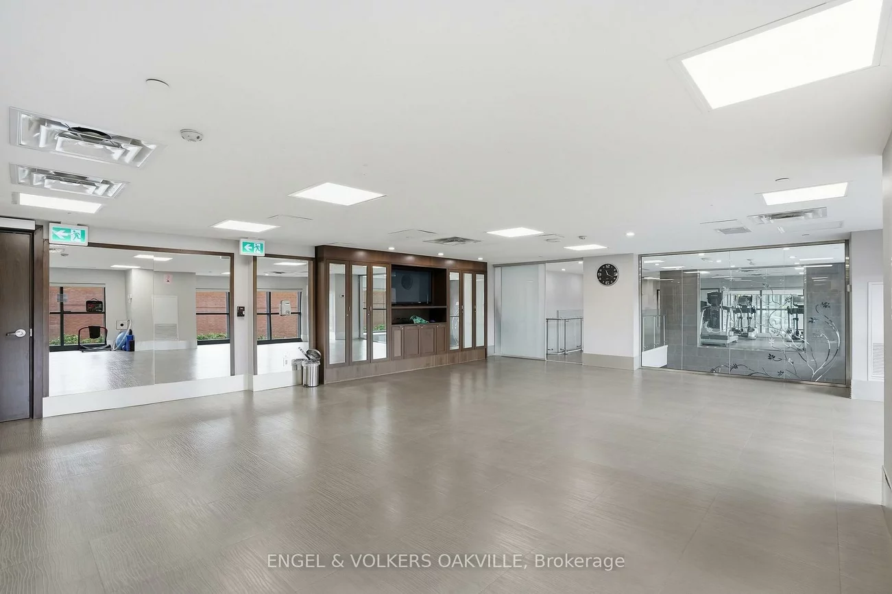 7608, Yonge, Crestwood-Springfarm-Yorkhill, Vaughan