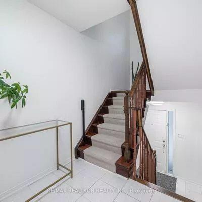 114, Leah, Beverley Glen, Vaughan