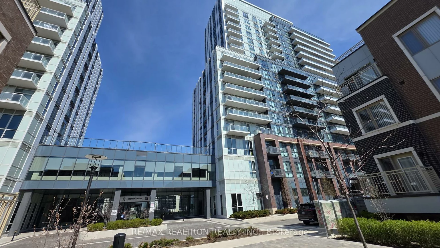 38, Honeycrisp, Vaughan Corporate Centre, Vaughan