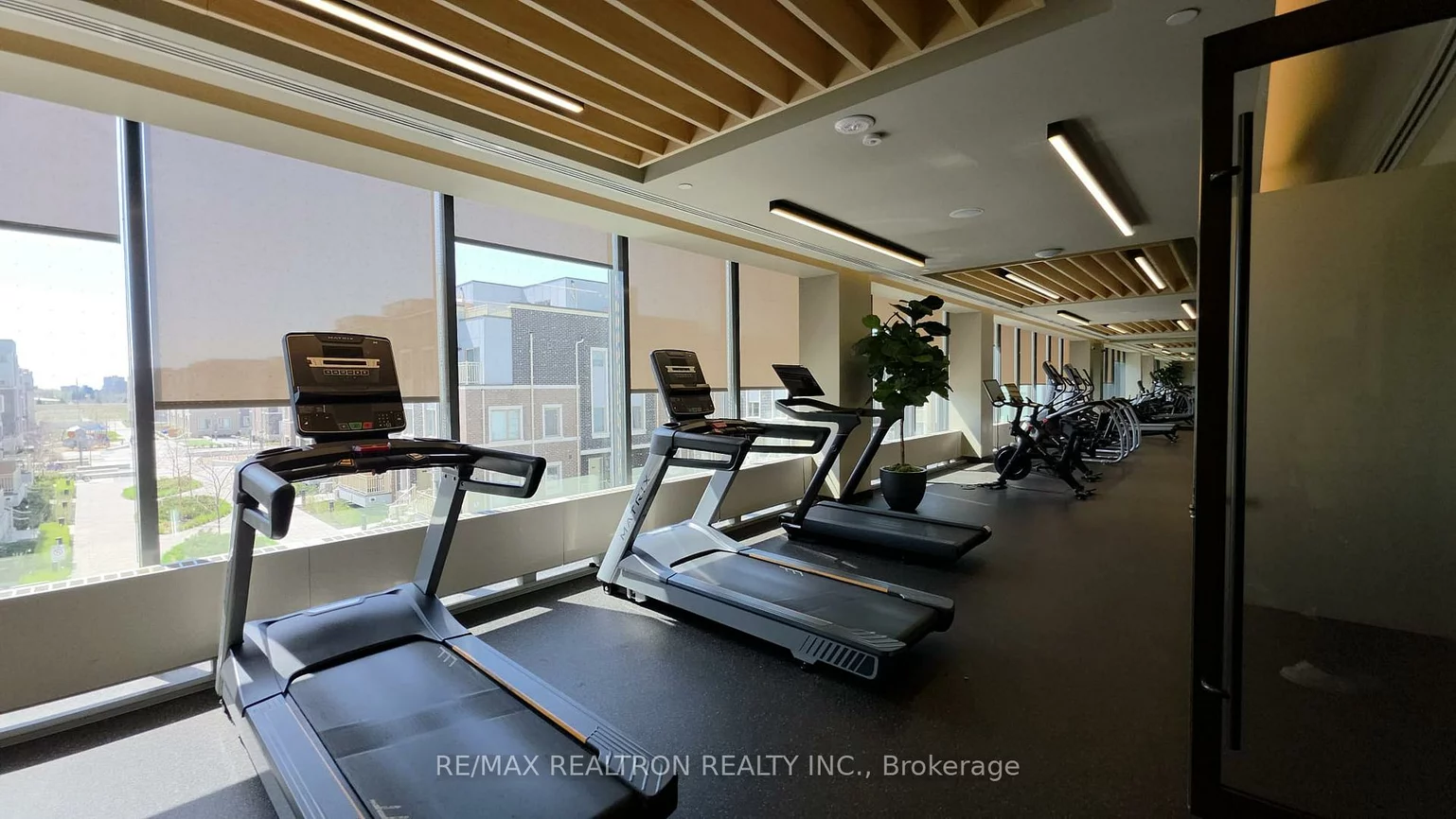 38, Honeycrisp, Vaughan Corporate Centre, Vaughan