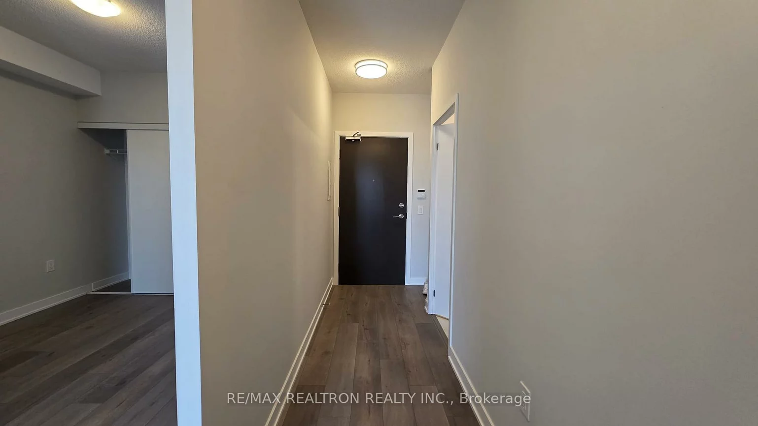 38, Honeycrisp, Vaughan Corporate Centre, Vaughan