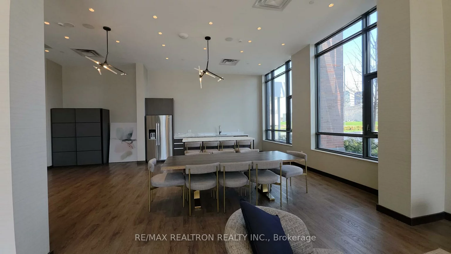 38, Honeycrisp, Vaughan Corporate Centre, Vaughan