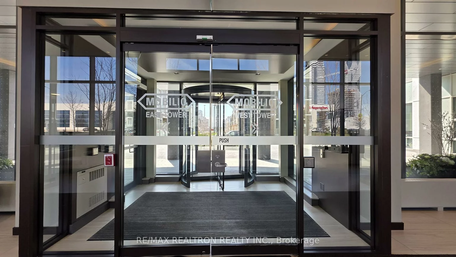 38, Honeycrisp, Vaughan Corporate Centre, Vaughan