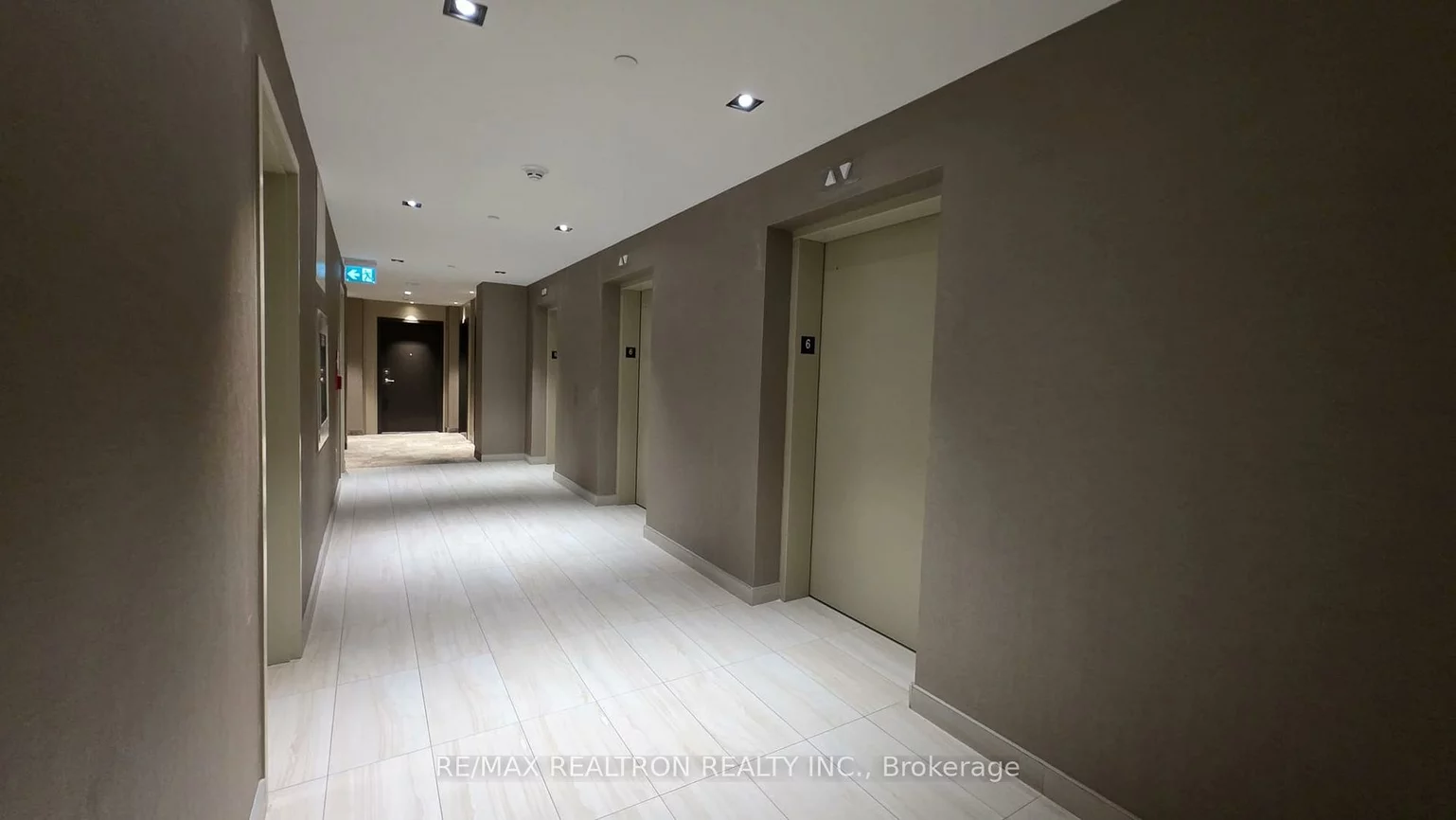 38, Honeycrisp, Vaughan Corporate Centre, Vaughan