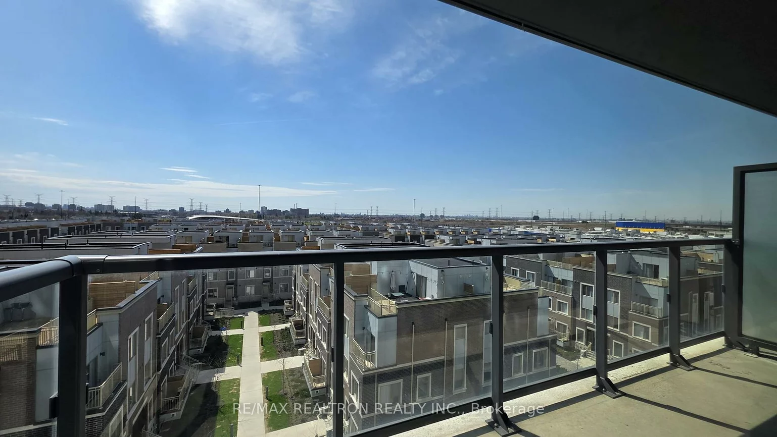 38, Honeycrisp, Vaughan Corporate Centre, Vaughan