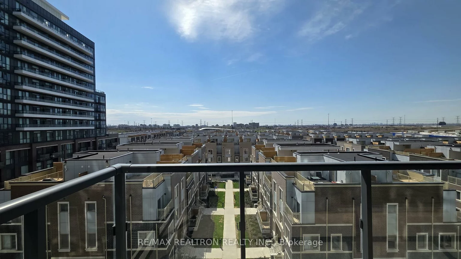 38, Honeycrisp, Vaughan Corporate Centre, Vaughan