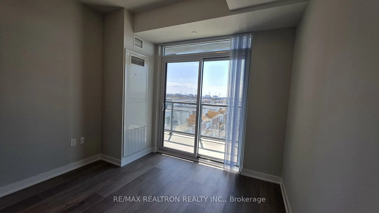 38, Honeycrisp, Vaughan Corporate Centre, Vaughan