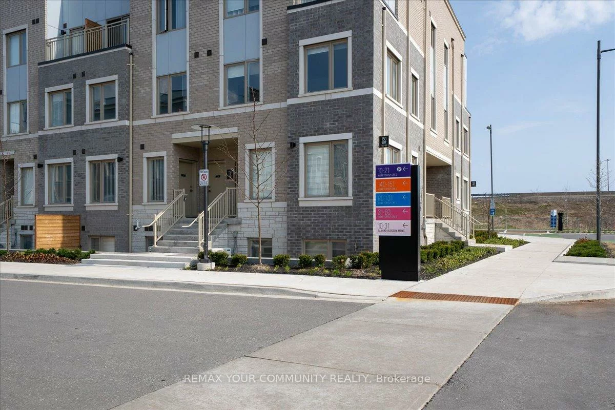 130, HONEYCRISP, Vaughan Corporate Centre, Vaughan