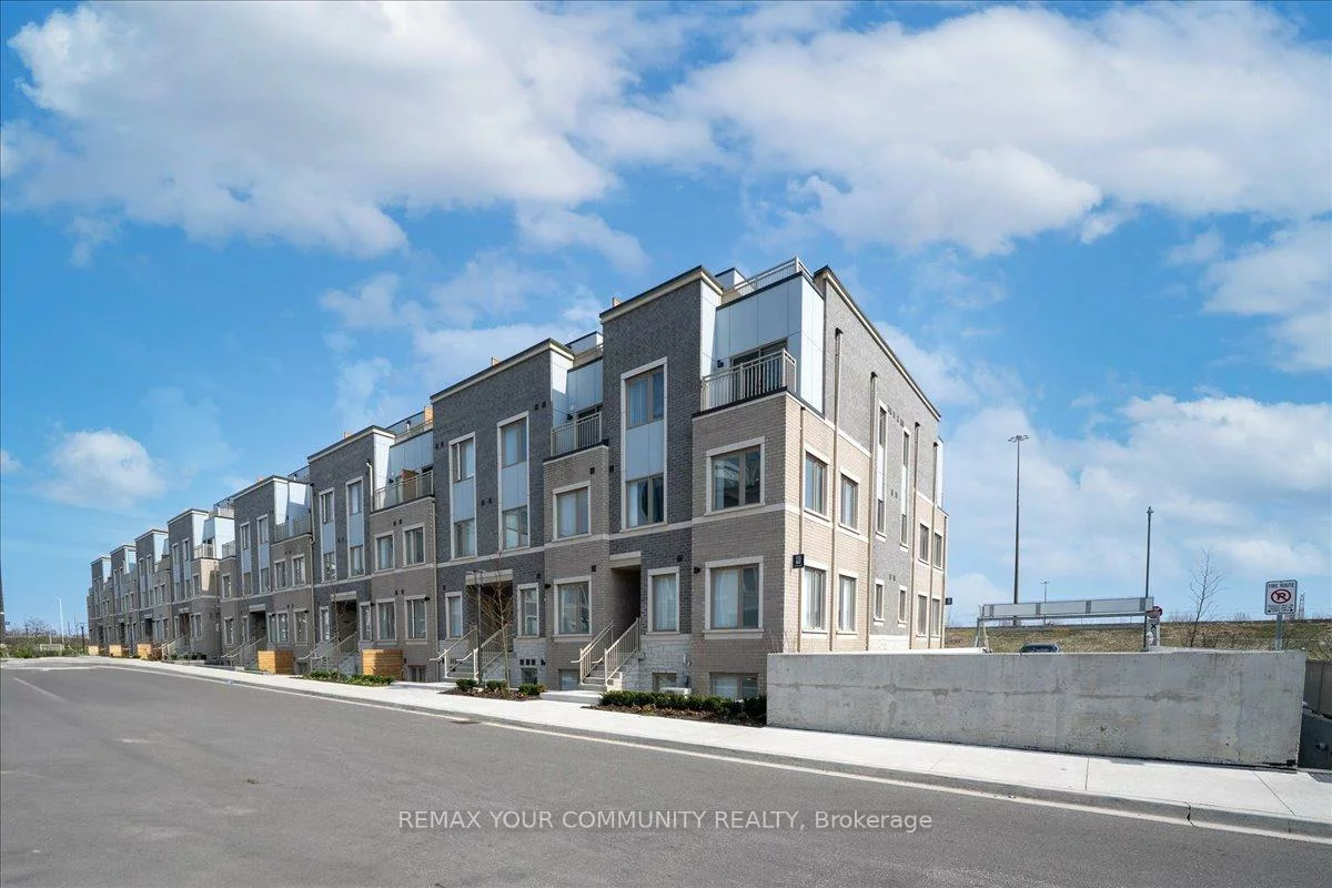 130, HONEYCRISP, Vaughan Corporate Centre, Vaughan