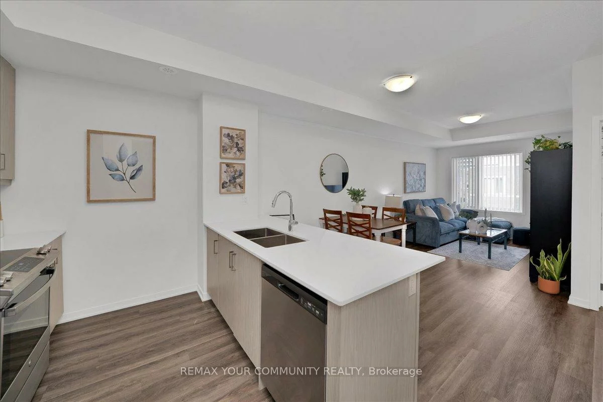 130, HONEYCRISP, Vaughan Corporate Centre, Vaughan